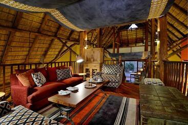 هتل Victoria Falls Safari Lodge