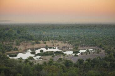 هتل Victoria Falls Safari Lodge