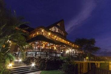 هتل Victoria Falls Safari Lodge