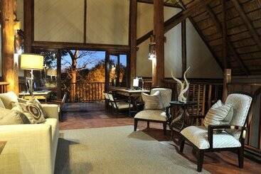 هتل Victoria Falls Safari Lodge