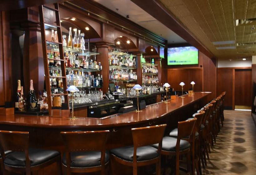 هتل Wyndham Moline On John Deere Commons