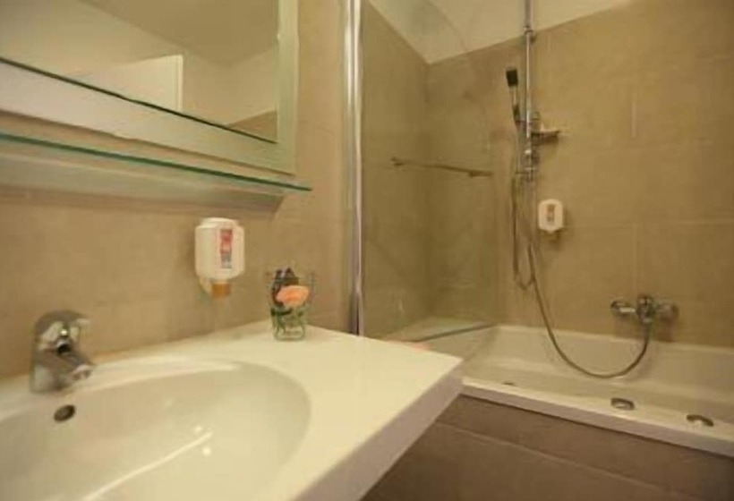 Adesso Hotel Kassel  Pay At Property On Arrival  Ihr Automatenhotel In Kassel