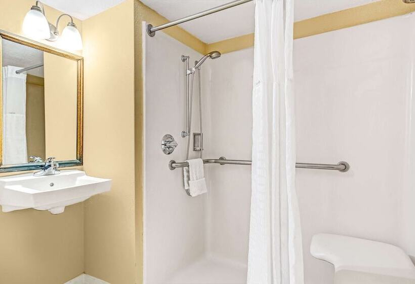 هتل Days Inn By Wyndham York Alabama