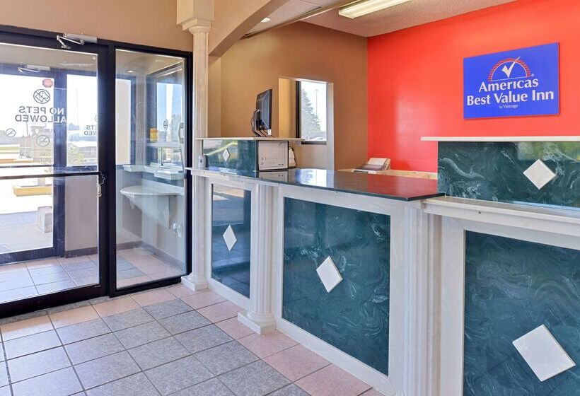 هتل Days Inn & Suites By Wyndham Byram