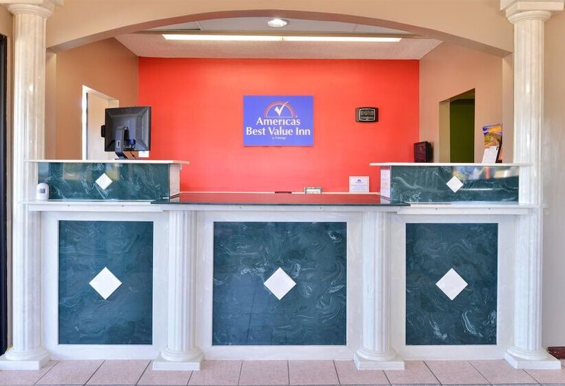 هتل Days Inn & Suites By Wyndham Byram