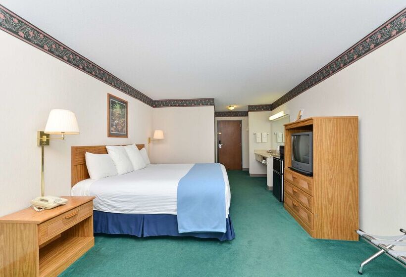 هتل Americas Best Value Inn Tahquamenon Country