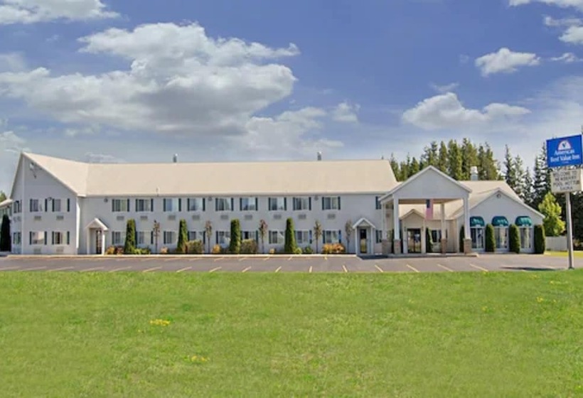 هتل Americas Best Value Inn Tahquamenon Country