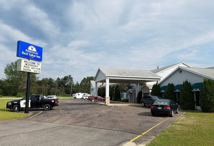 هتل Americas Best Value Inn Tahquamenon Country