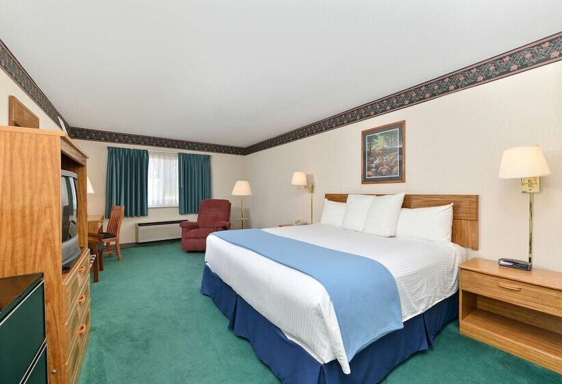 هتل Americas Best Value Inn Tahquamenon Country