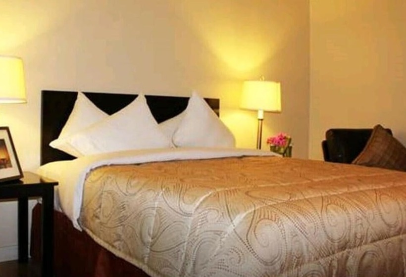 هتل Bay Front Inn