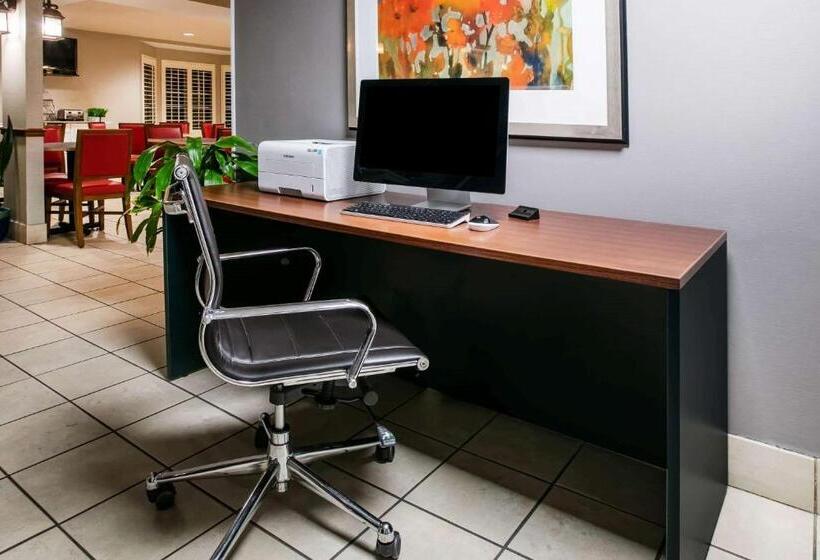 فندق Baymont Inn & Suites Braselton