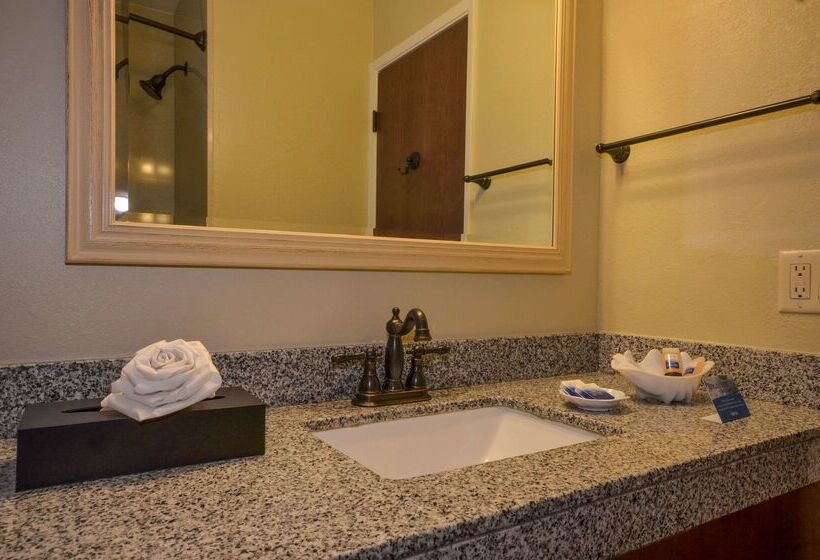 هتل Best Western The Inn & Suites Pacific Grove