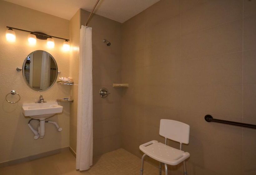 هتل Best Western The Inn & Suites Pacific Grove