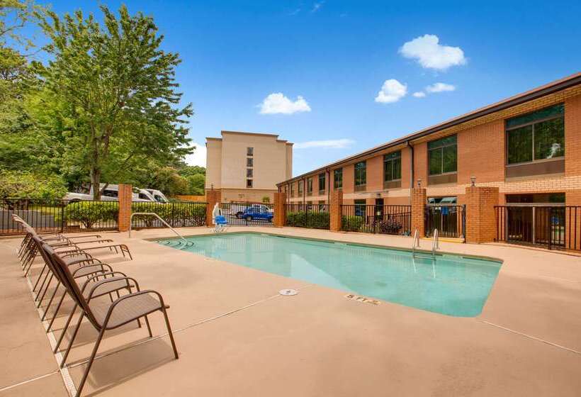 هتل Clarion Pointe Atlanta Airport College Park