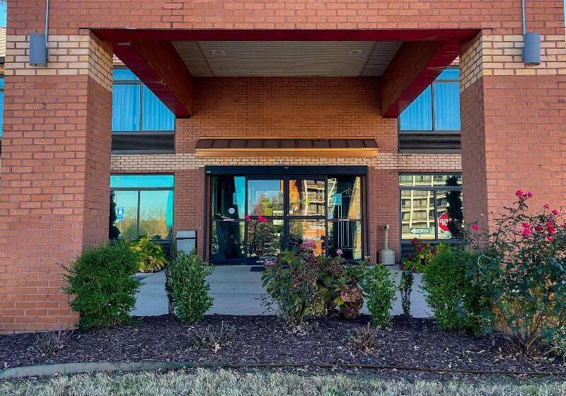 هتل Clarion Pointe Atlanta Airport College Park