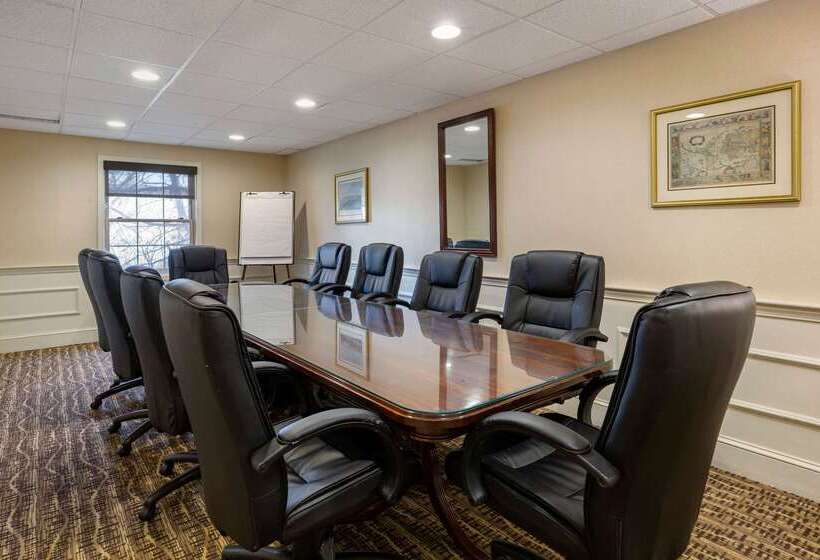 Отель Comfort Inn Auburn Worcester