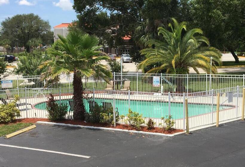 Hotel Days Inn By Wyndham Bradenton I75