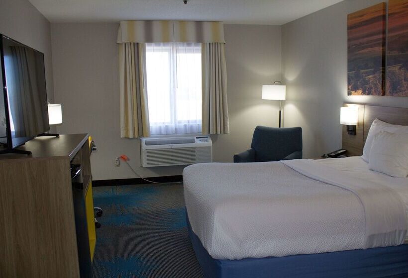 Отель Days Inn By Wyndham Colby