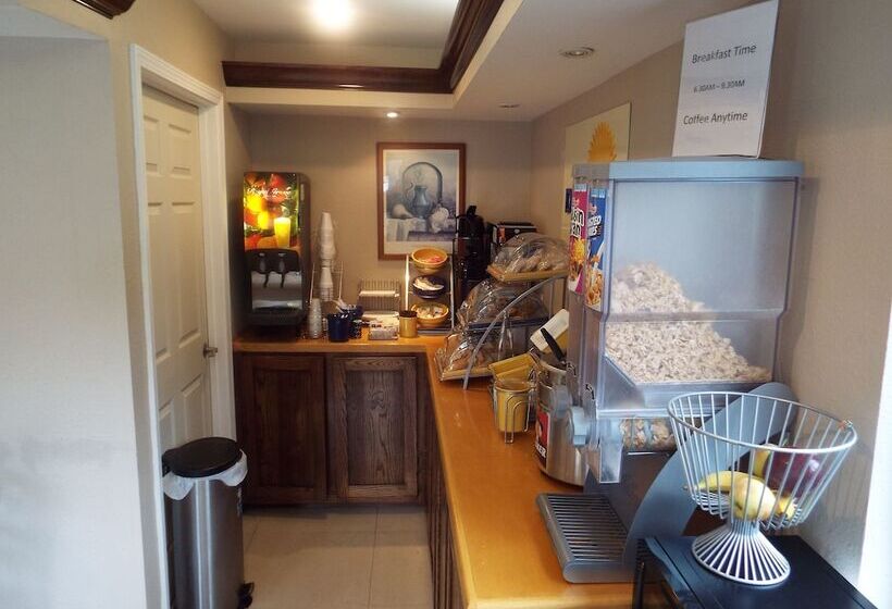 בית מלון כפרי Days Inn By Wyndham Dahlonega University Area