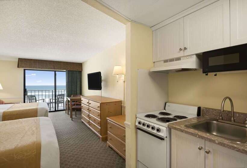 هتل Days Inn By Wyndham Daytona Oceanfront