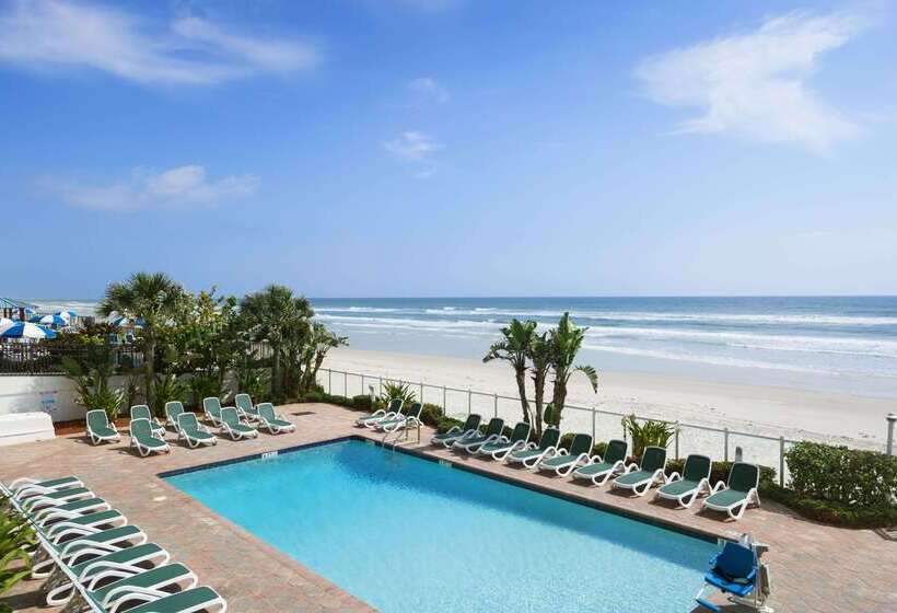 هتل Days Inn By Wyndham Daytona Oceanfront