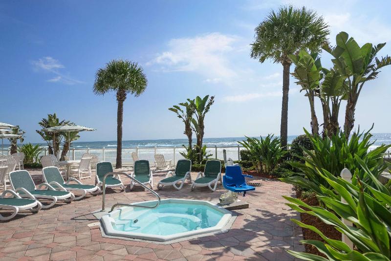 هتل Days Inn By Wyndham Daytona Oceanfront