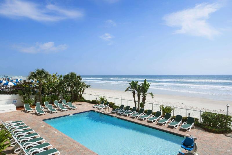 هتل Days Inn By Wyndham Daytona Oceanfront