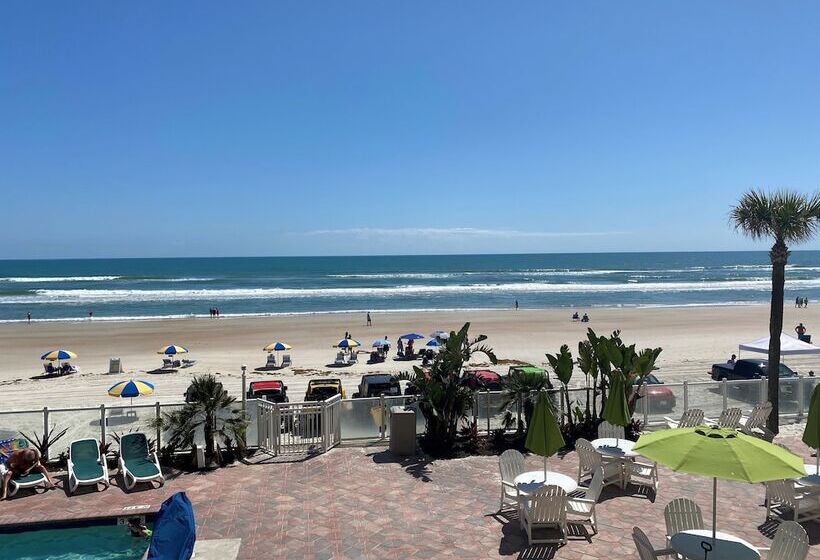 هتل Days Inn By Wyndham Daytona Oceanfront
