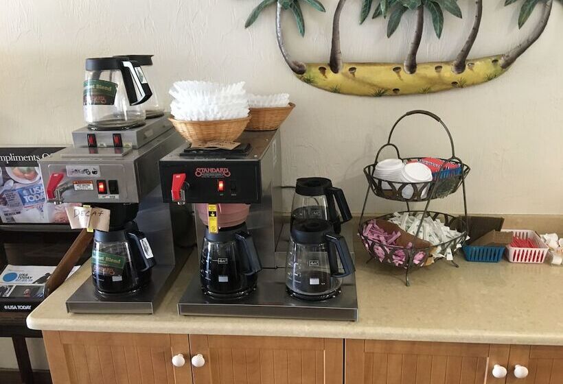هتل Days Inn By Wyndham Daytona Oceanfront