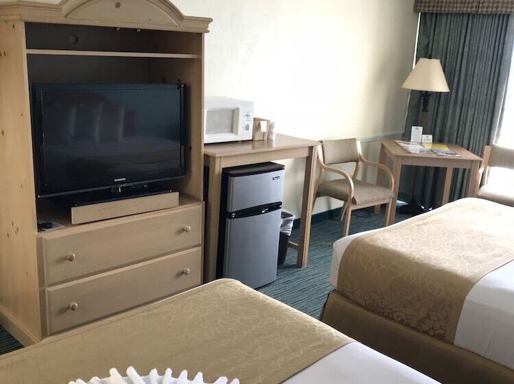 هتل Days Inn By Wyndham Daytona Oceanfront