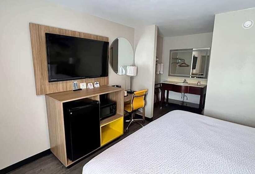호텔 Days Inn By Wyndham Defuniak Springs