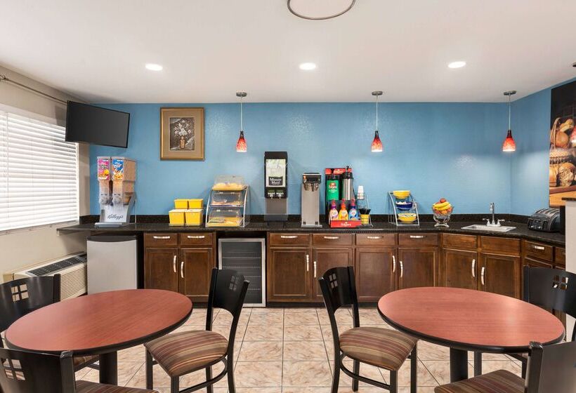 فندق Days Inn By Wyndham Demopolis