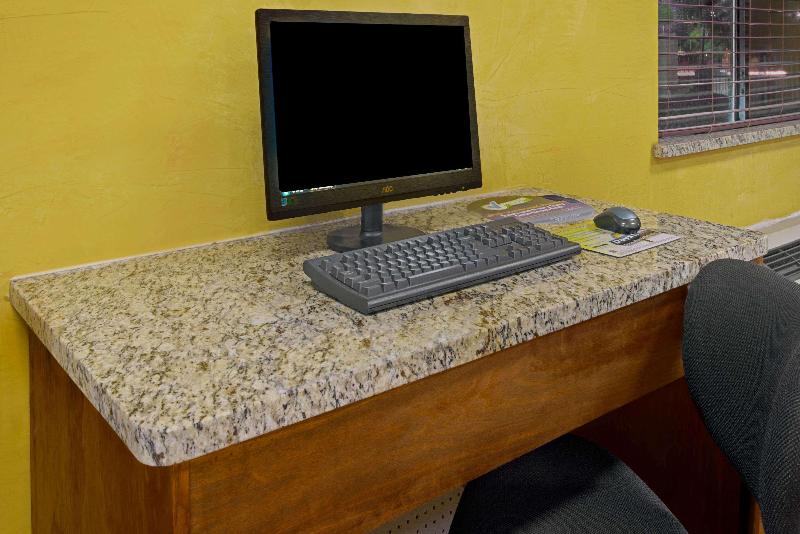 هتل Days Inn By Wyndham East Albuquerque