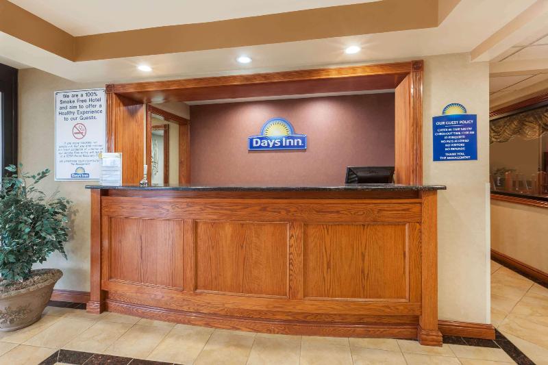 فندق Econo Lodge Woodbridge