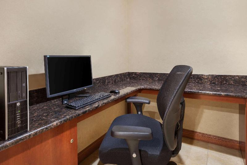 فندق Econo Lodge Woodbridge