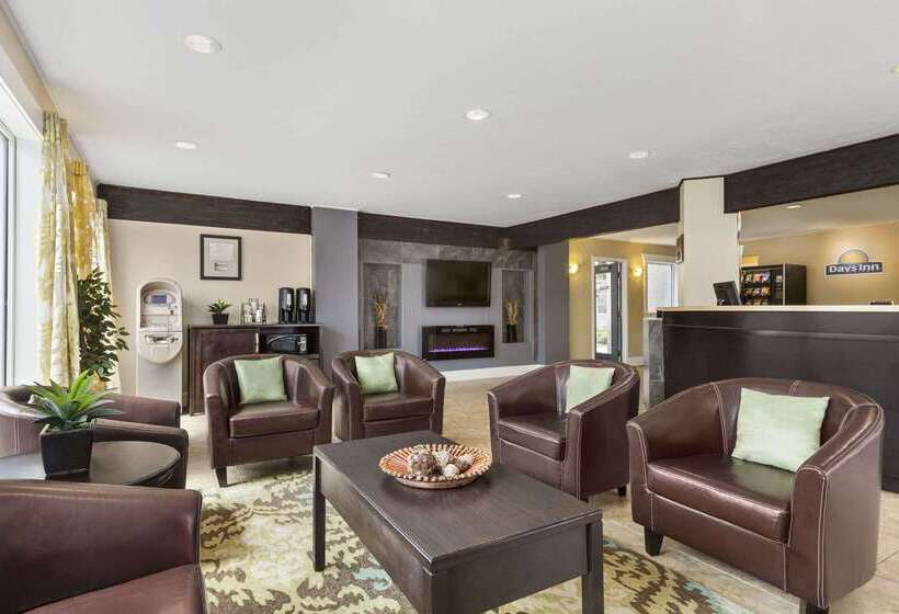 هتل Days Inn By Wyndham Kelowna