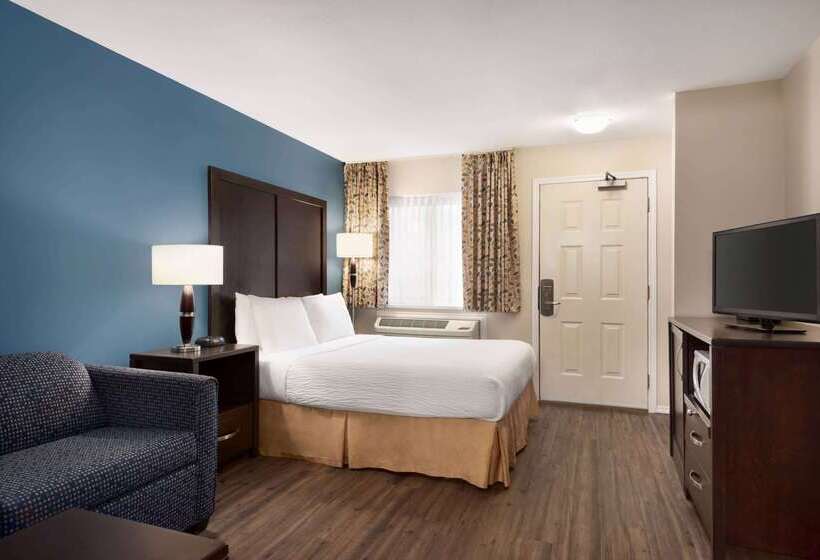 هتل Days Inn By Wyndham Kelowna