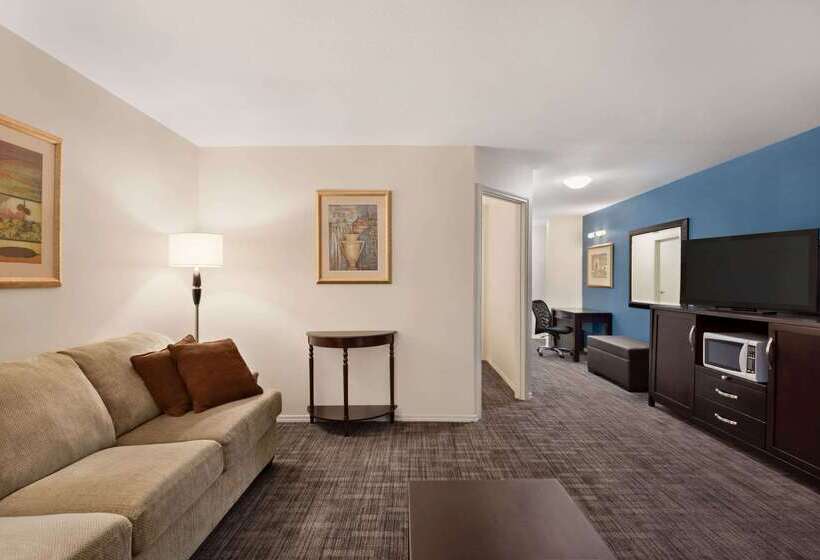 Hotel Days Inn By Wyndham Kelowna