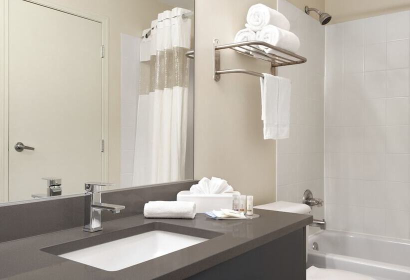 هتل Days Inn By Wyndham Kelowna