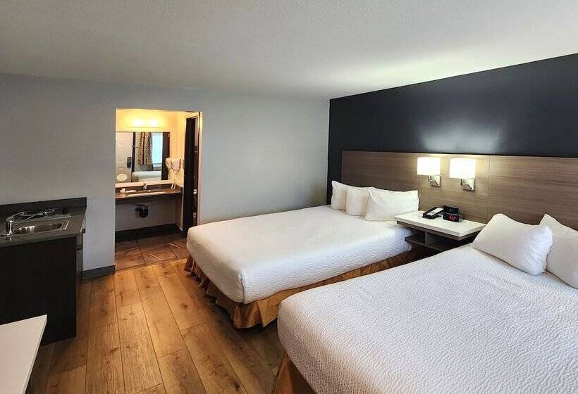 هتل Days Inn By Wyndham Kelowna