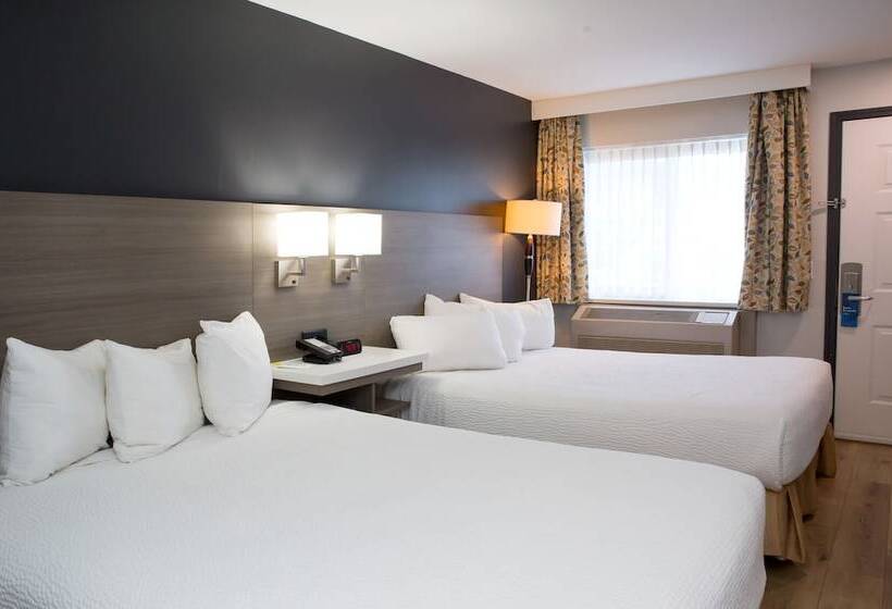 هتل Days Inn By Wyndham Kelowna