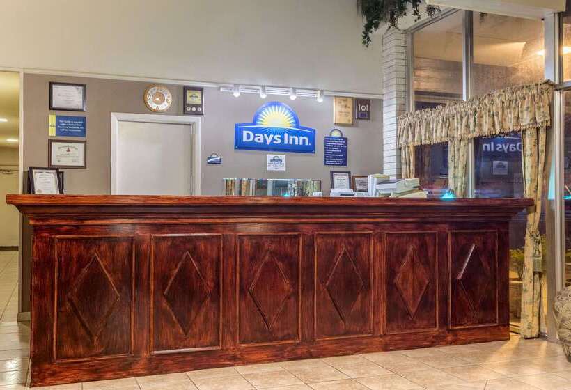 هتل Days Inn By Wyndham Leesville