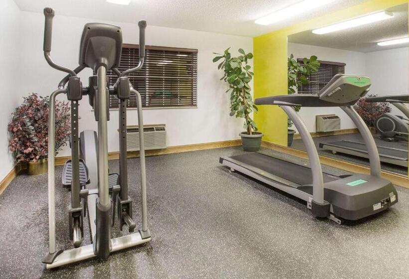 فندق Days Inn By Wyndham Lexington Ne