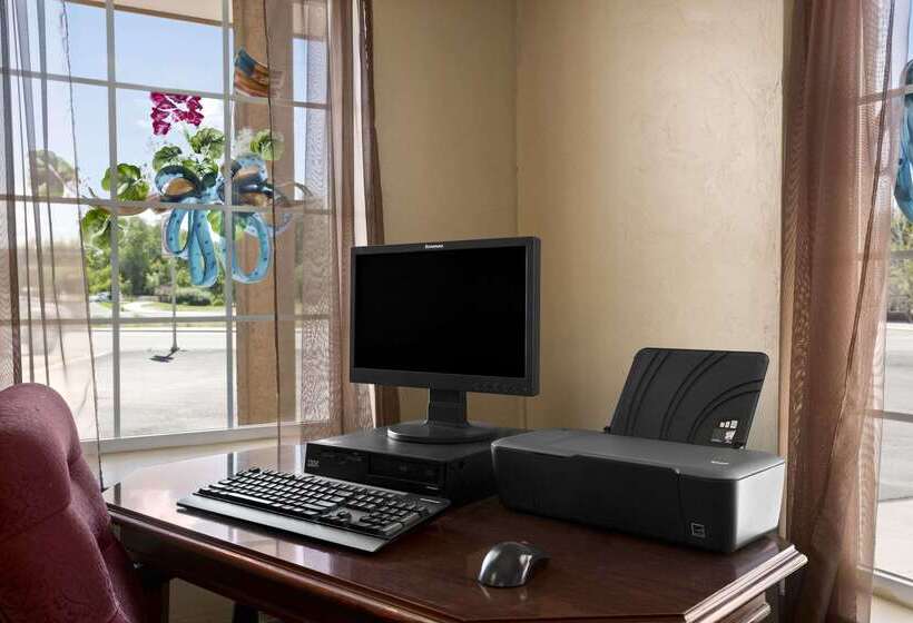 هتل Days Inn By Wyndham Montrose
