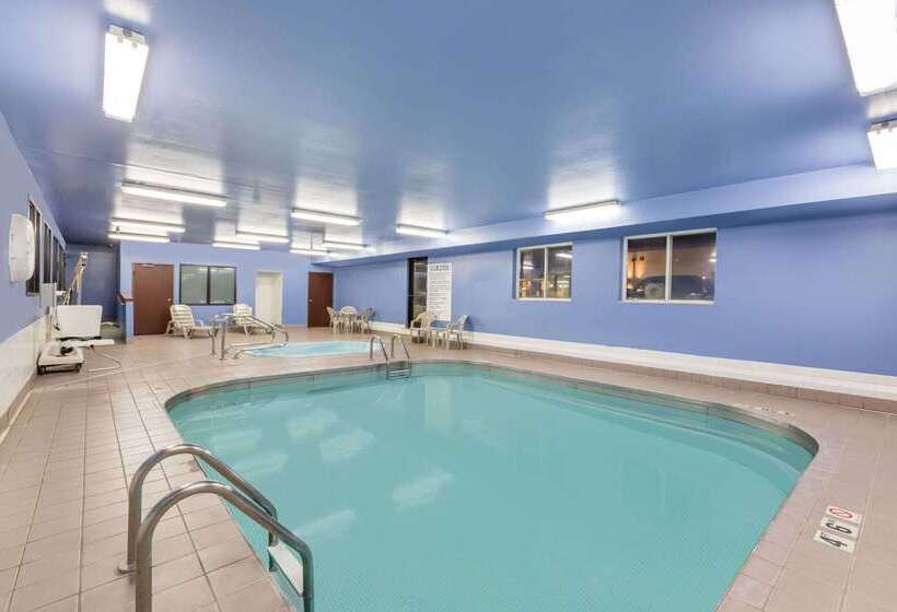 هتل Days Inn By Wyndham Sioux City