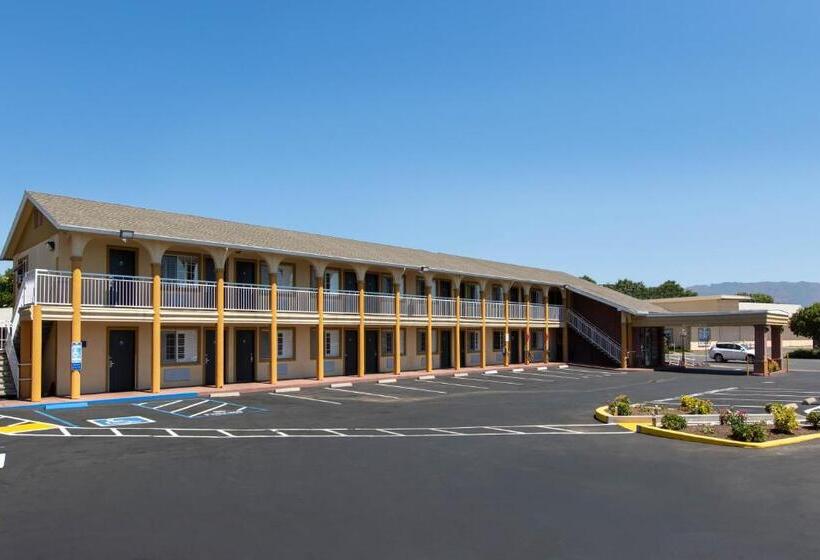 هتل Days Inn By Wyndham Ukiah