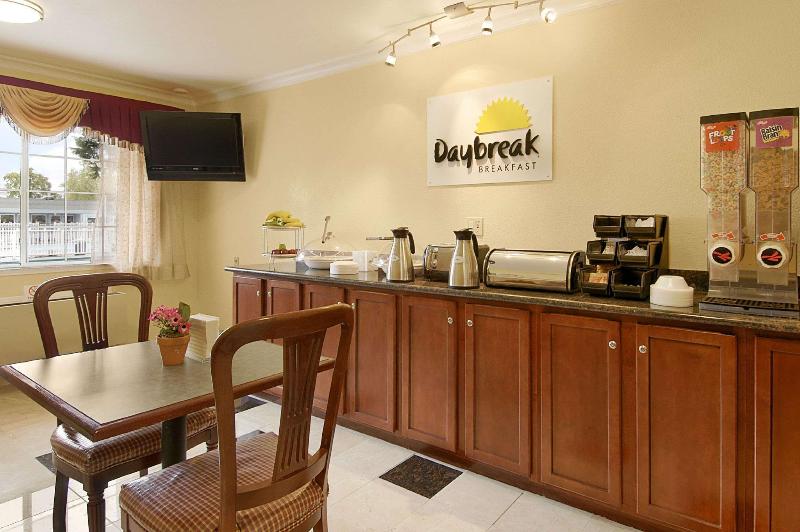 هتل Days Inn By Wyndham Ukiah