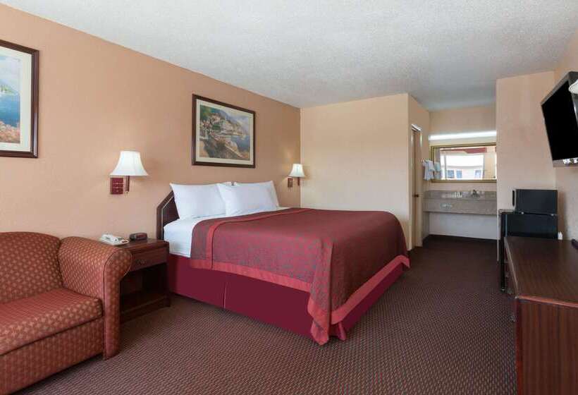 هتل Days Inn By Wyndham Waycross