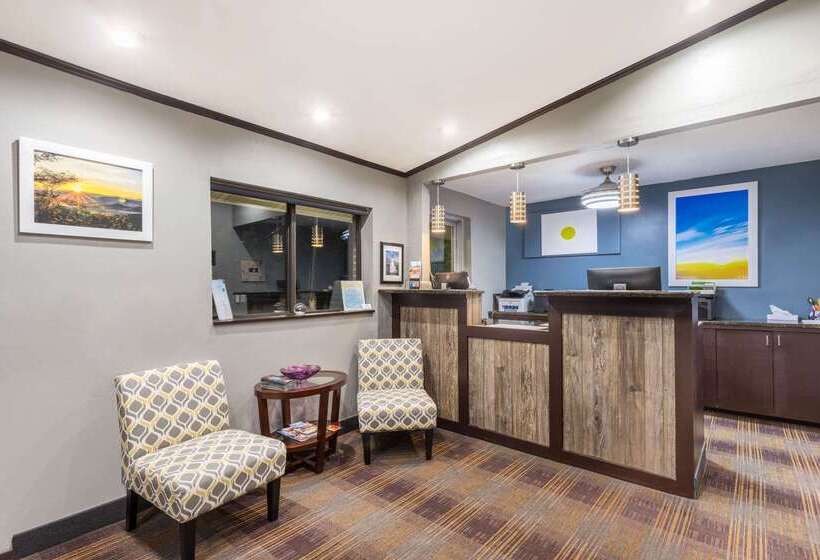 בית מלון כפרי Days Inn By Wyndham Renfro Valley Mount Vernon