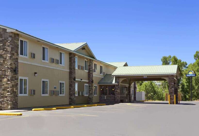 هتل Days Inn & Suites By Wyndham Gunnison